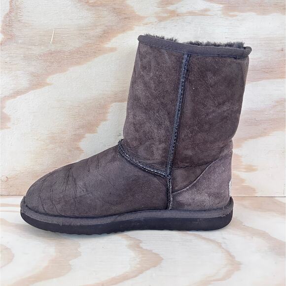 UGG Australia - Classic Short - Boots - Brown - Women's - 7 - S/N 5825 - Picture 4 of 9
